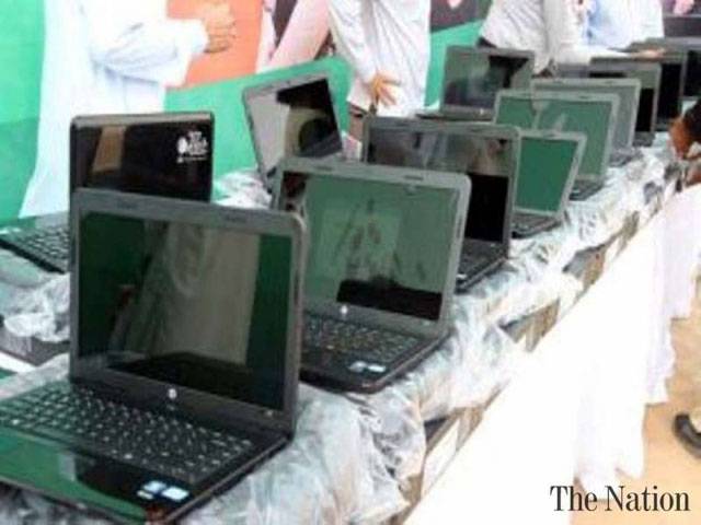 Sikh students showered with laptops 