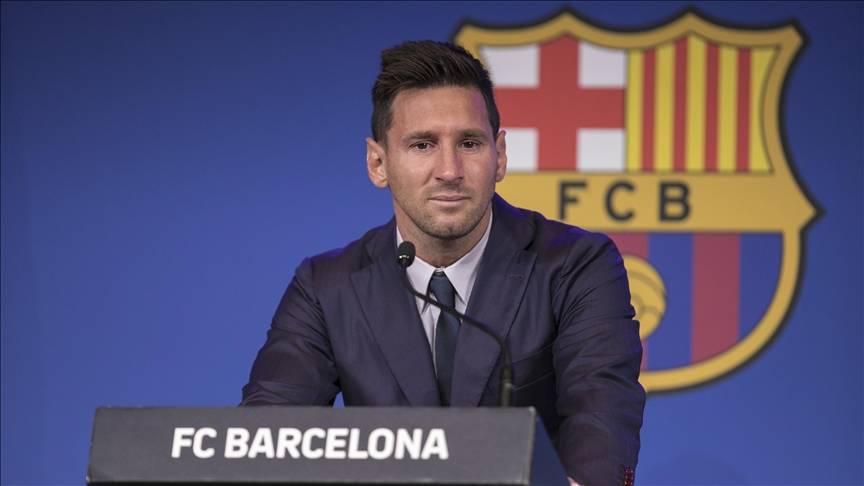 Lionel Messi breaks down in tears in Barcelona FC farewell