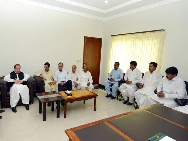 Govt’s confrontation with judiciary damaging democracy: Nawaz