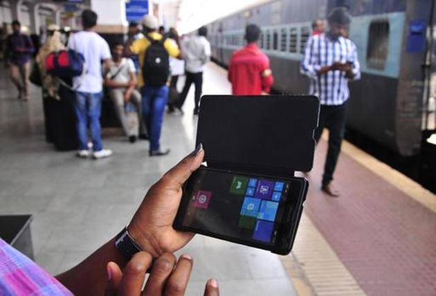 Railways to provide wifi connection at stations, trains