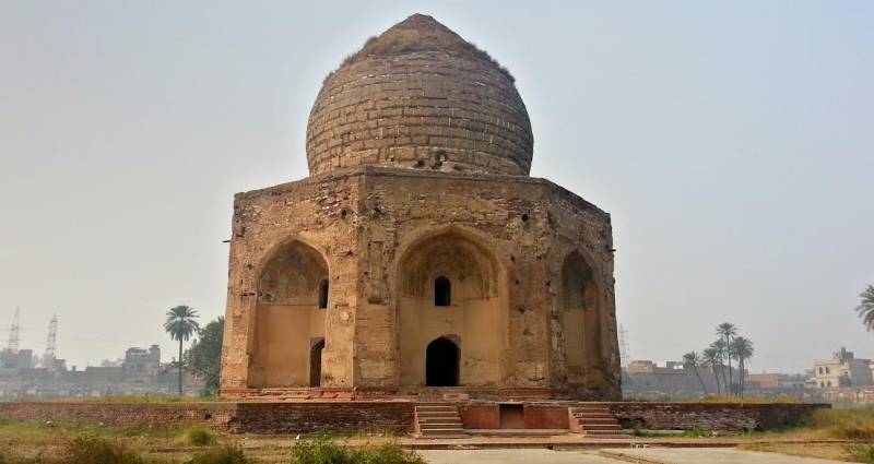 Forgotten tombs of Shahdra