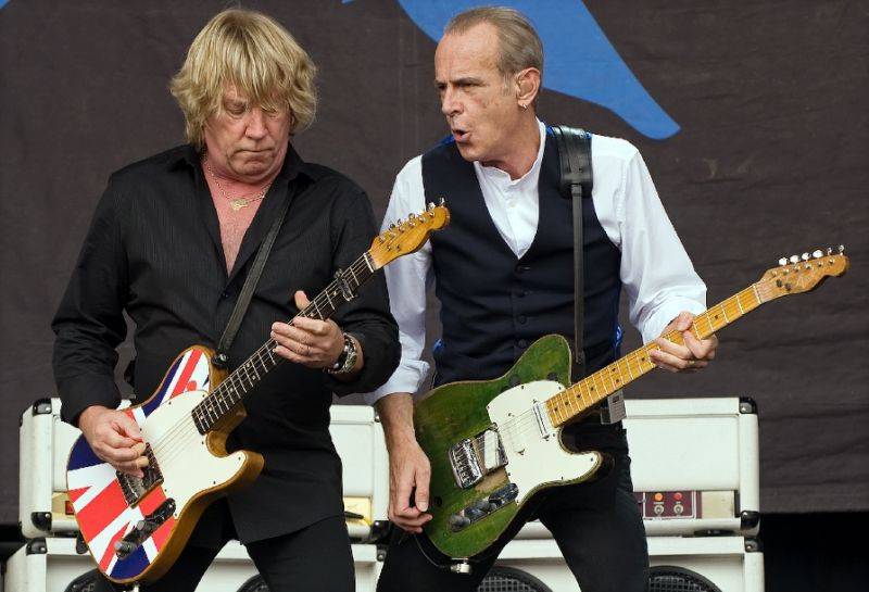 Status Quo guitarist Rick Parfitt dies aged 68