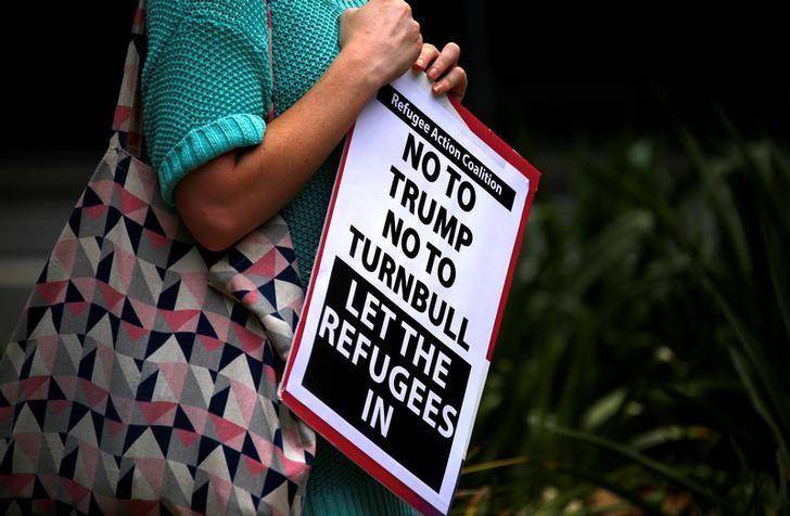 Trump's refugee order triggers protests across Australia