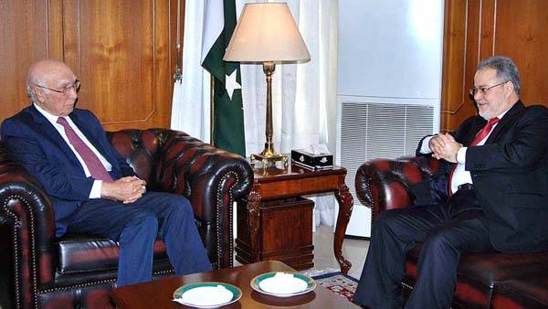 Pakistan supports Yemen's struggle for peace: Sartaj