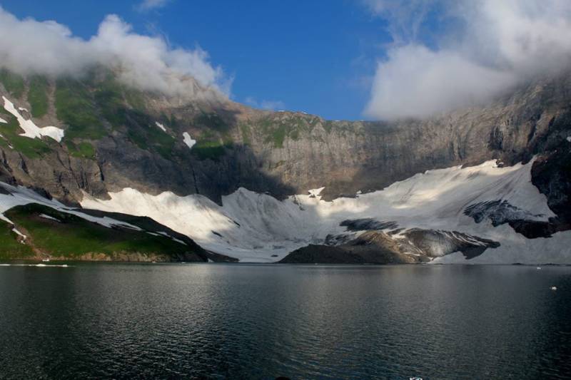 The Arms of Paradise – Ratti Gali Lake