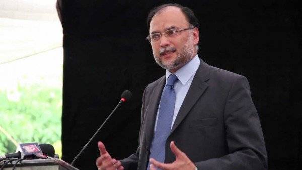 Govt soon to test 5G service in Pakistan: Ahsan Iqbal