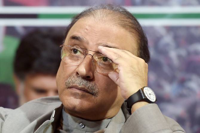 Money-laundering case: court grants interim bail to Zardari 