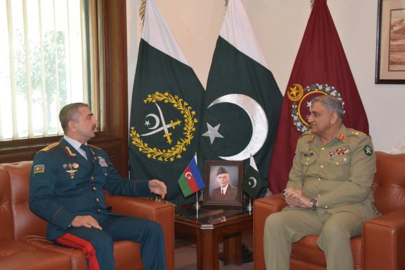 Azerbaijan's state border chief calls on COAS Bajwa 