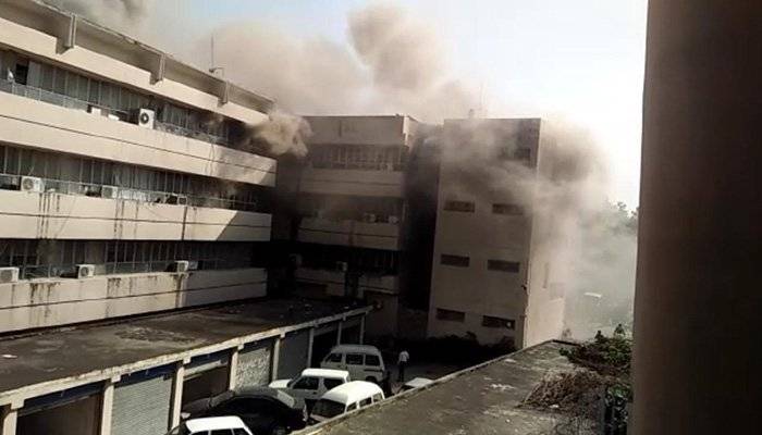 Fire engulfs PID building in Islamabad