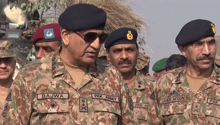 COAS visit formation of Sialkot Corps during winter training exercise