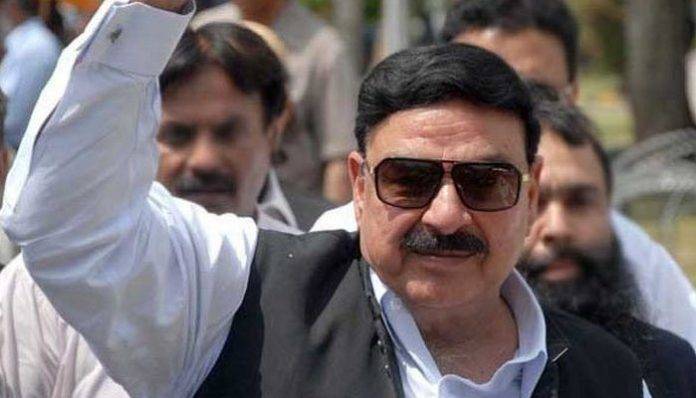 Sheikh Rasheed urges travellers to use railways