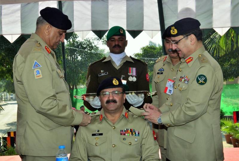 COAS installs Lt.General Bilal Akbar as Colonel Commandant of Mujahid Force