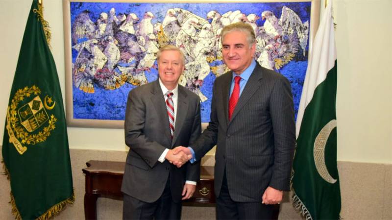 FM Qureshi, US Senator discuss bilateral, regional issues