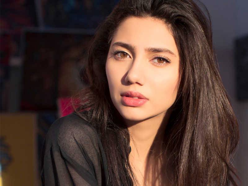 Mahira graciously embraces her grey hair 