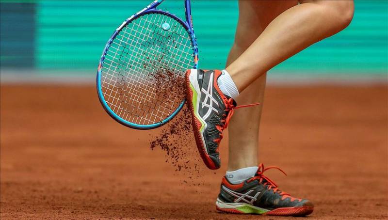 World tennis bodies to help struggling players