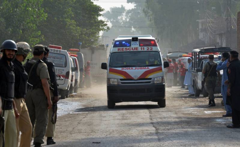 Five injured in blast in Peshawar 