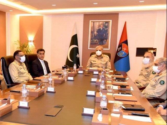 Army chief visits ISI Headquarters