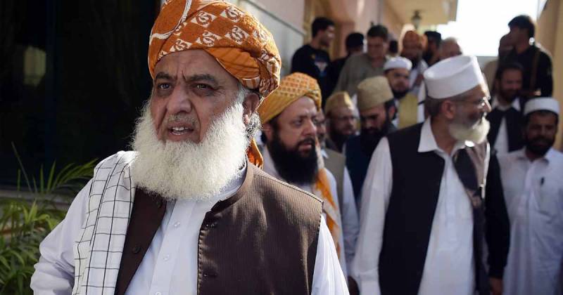 Fazal-ur-Rehman announces stage protest outside ECP on January 19