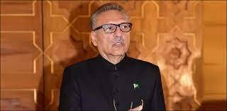 President Alvi presents awards to national laureates