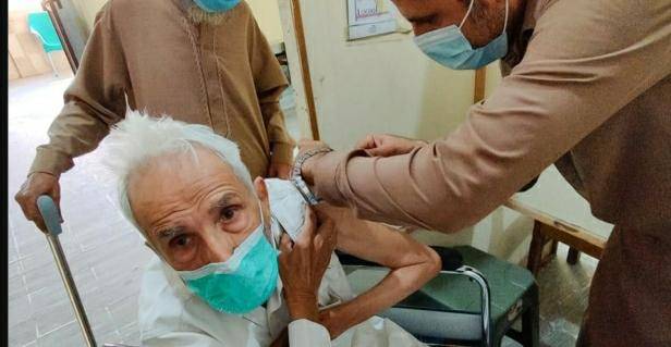 People aged 80 or above to be vaccinated at home: Asad Umar