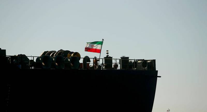 Iran begins pumping oil bypassing Strait of Hormuz, authorities say