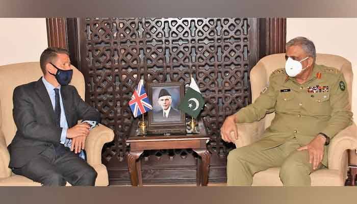 British High Commissioner calls on COAS Bajwa