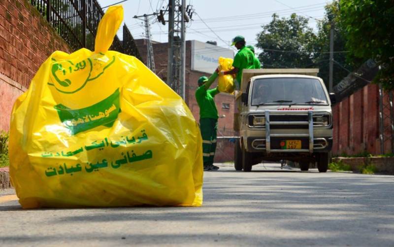 More than 15,000 workers of LWMC on duty to dispose animals waste in Lahore