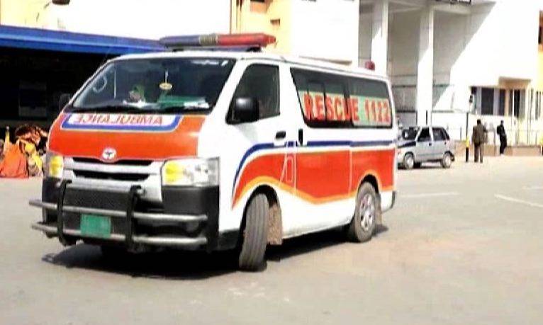 18 injured as passenger bus overturns in Sheikhupura