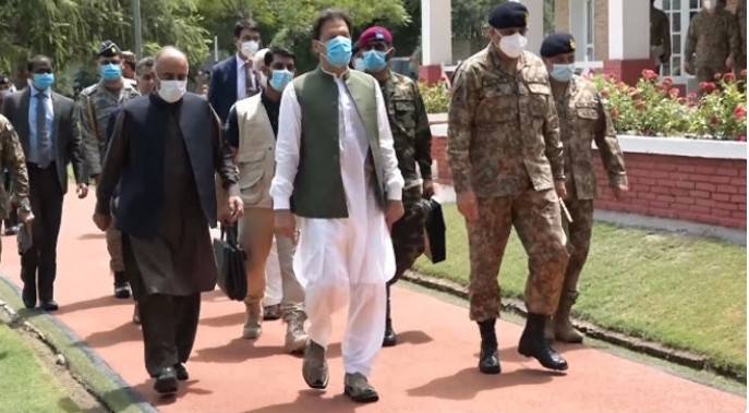 PM, COAS visit Peshawar Corps Headquarter, briefed on security situation