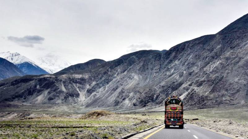 Karakorum Highway between Gilgit - Chilas restored for all types of traffic: Sources