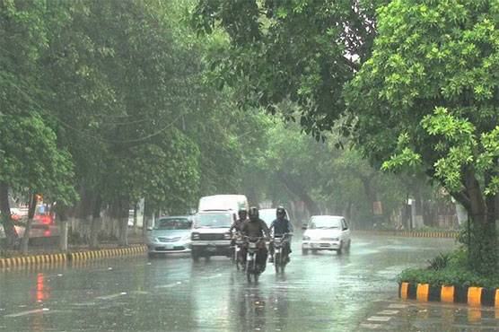 Rain lashes parts of Lahore