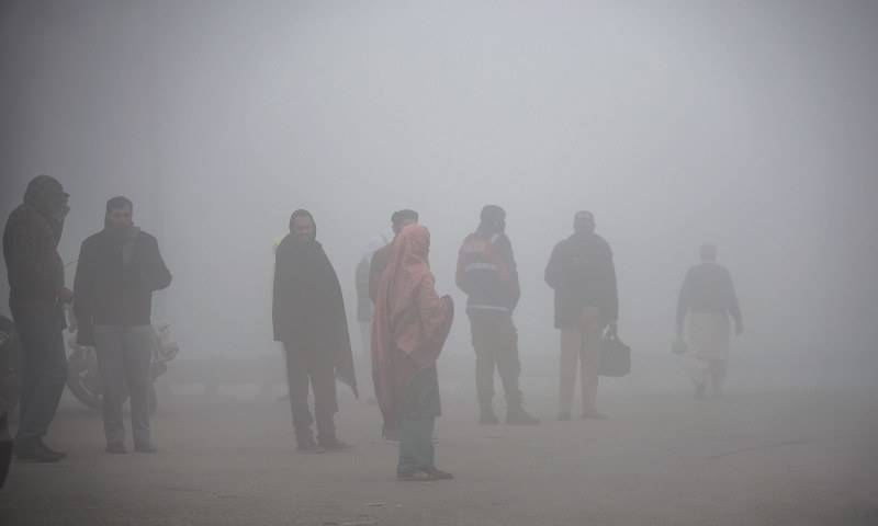 Air quality in Lahore ‘unhealthy’, transition in weather brings back smog