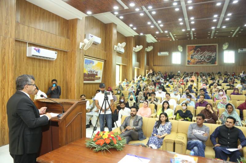 Ombudsperson Punjab addresses seminar at UO