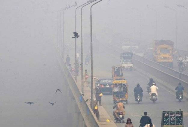 Smog level goes beyond safe mark in Lahore 