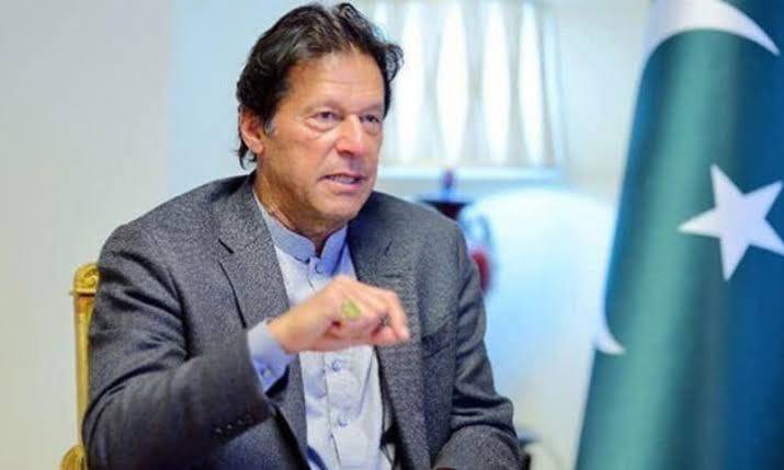 PM Imran Khan gets briefing on APS case ahead of SC hearing