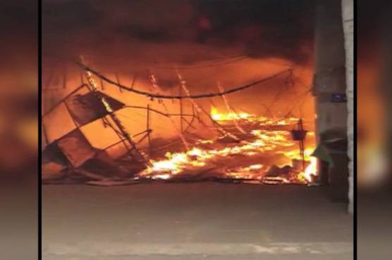 Fire engulfs Faisalabad factory