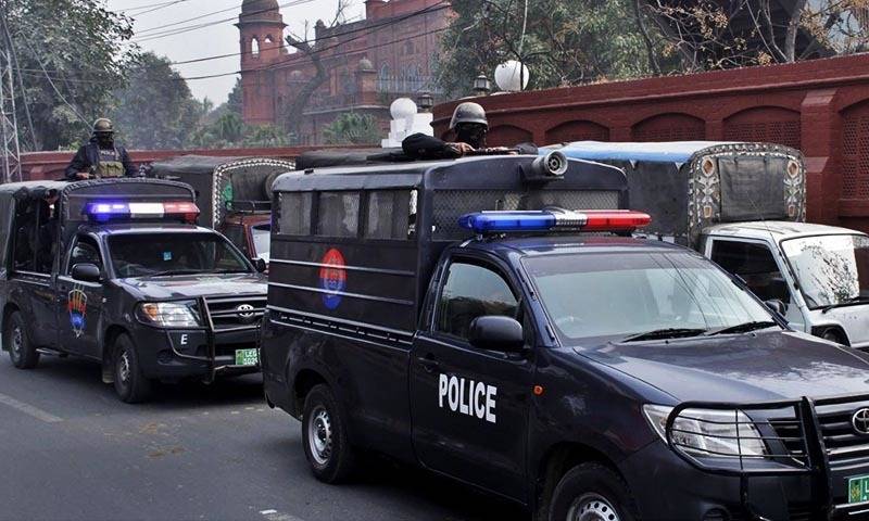 Police party attacked by dacoits in Lahore