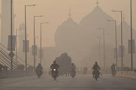 Smog leads to closure of Lahore schools, offices for three days a week