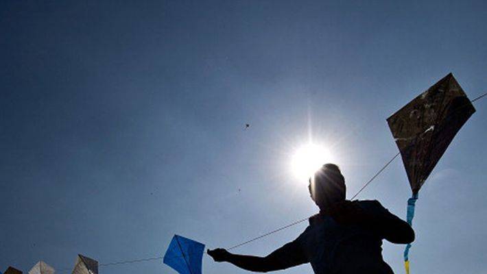 Man dies after kite string slits his throat in Lahore