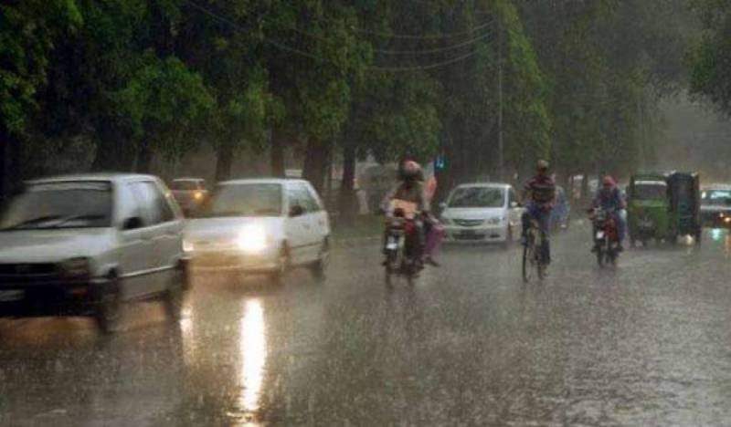 Rain turns weather cold in Lahore, other parts of country