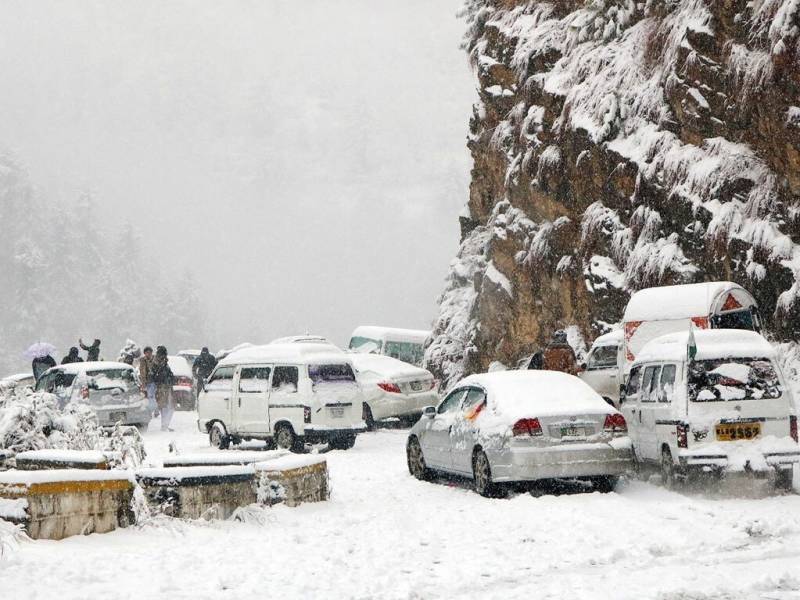 Murree closed for all types traffic due to heavy snow, traffic