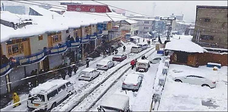 Govt launches crackdown against Murree hotels charging massive rent