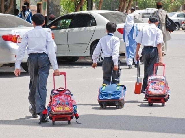 Education ministry makes primary classes 'bags free' in Islamabad