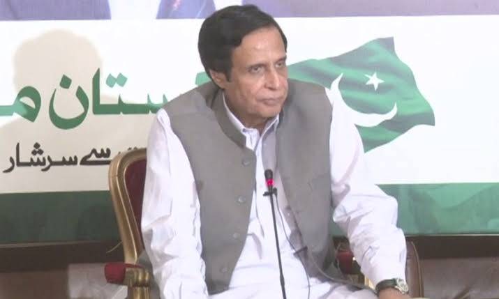 PECA law: Pervaiz Elahi asked to mediate between govt, media