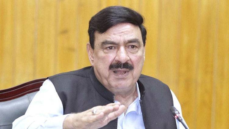 Sheikh Rashid asks PM to not worry about hypocrites, looters