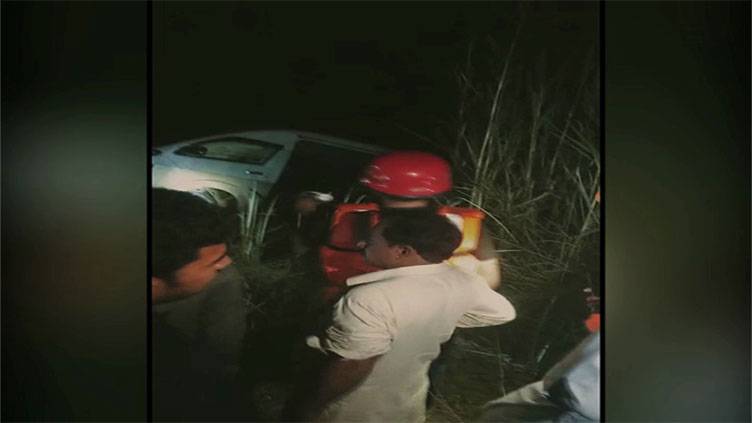 Hafizabad: One killed as van plunges into canal