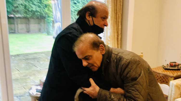 'No early elections Nawaz, Shehbaz agree in London meeting'