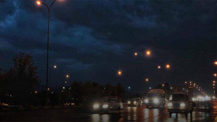 Heavy rain in Islamabad, Rawalpindi turns weather pleasant