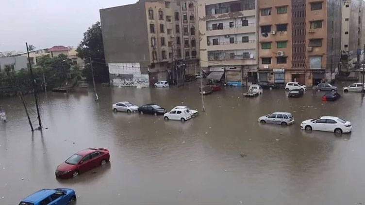 Three killed as heavy rain sinks parts of Karachi