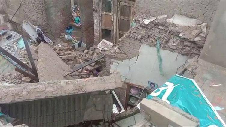 Eight killed in roof collapse incidents in Larkana